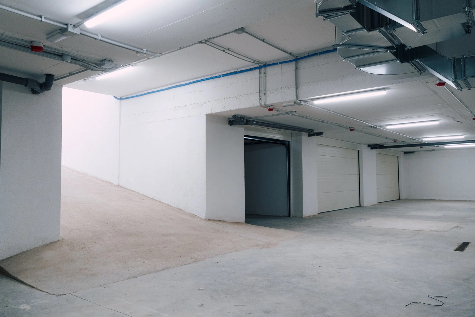 Gaia, Santa Agnès de Malanyanes — garaje con plazas y acceso peatonal